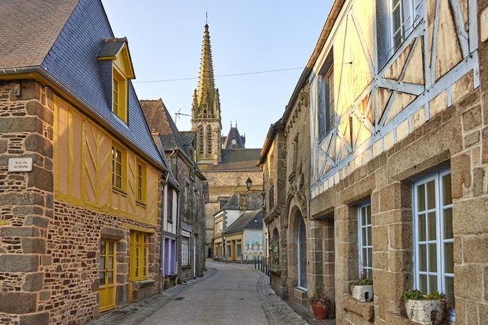 Visites guidées de la Petite Cité de Caractère de Bazouges-la-Pérouse Bazouges-la-Pérouse Bazouges-la-Pérouse