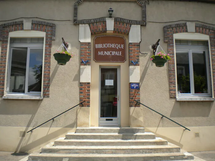 Visite libre Bibliothèque Municipale Charny Orée de Puisaye Charny Orée de Puisaye