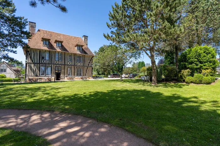 Visite guidée du manoir canapville Saint-Arnoult