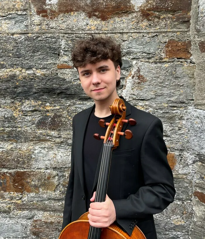 Concerts classiques du violoncelliste Adam Joyce Centre Culturel Irlandais Paris