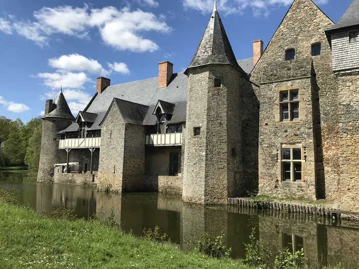 Visites théâtralisées du château de la Grande Courbe à Brée Château de la Grande Courbe Brée