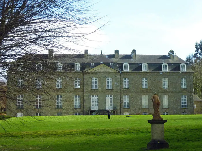 Concert duo violon et piano dans les salons du château Château de la Houssaye Quessoy