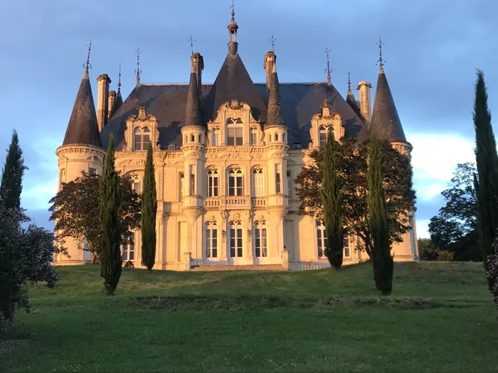 Visite commentée du château Marieville Château de Mariéville Bonneuil-Matours