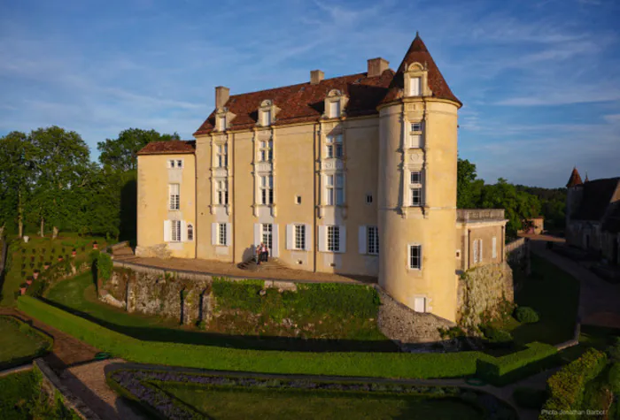 Visite guidée du château de Montréal Château de Montréal Issac