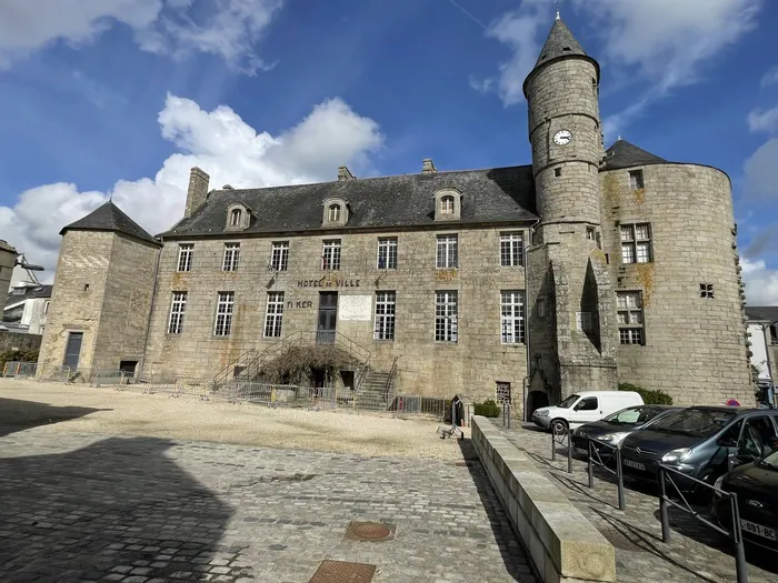 Présentation du chantier du château des Barons du Pont de Pont-l'Abbé Château de Pont-l'Abbé Pont-l'Abbé