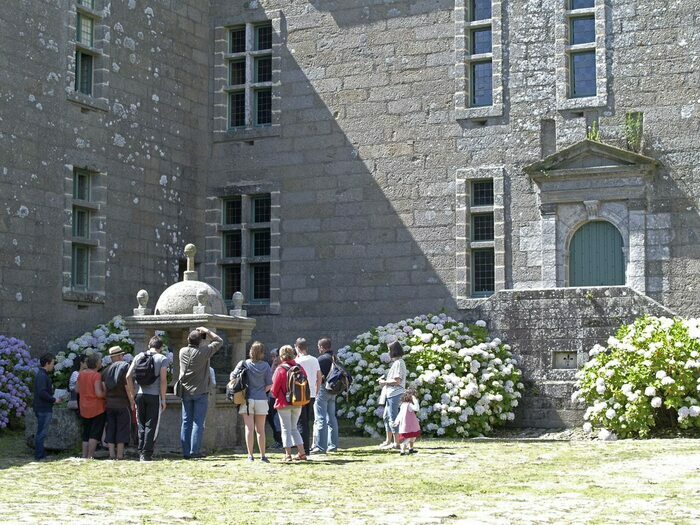 Visite guidée du château Château & Jardins de Kergroadez Brélès