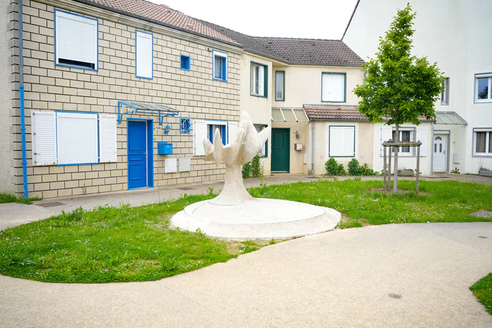 Inauguration de l’œuvre rénovée de Philolaos Tloupas Chemin de la Brie Moissy-Cramayel