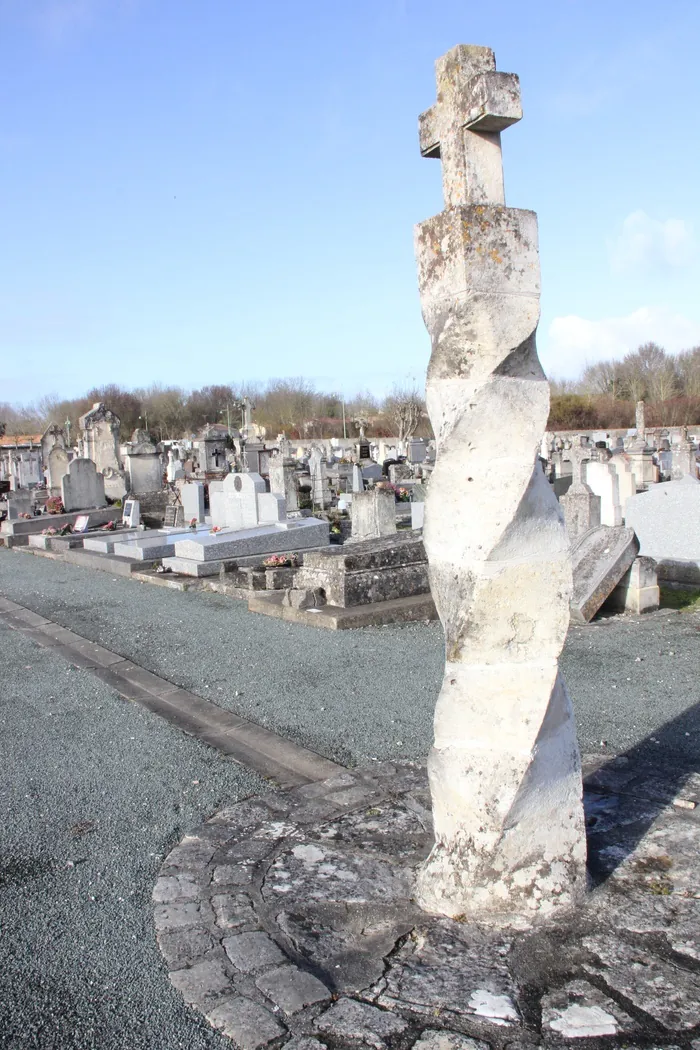 Visite du cimetière à la découverte des disparus en mer Cimetière Tonnay-Charente