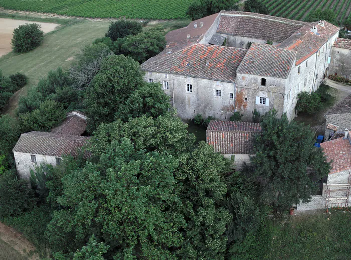 Visites guidées de la Commanderie templière de Jalès Commanderie de Jalès Berrias-et-Casteljau