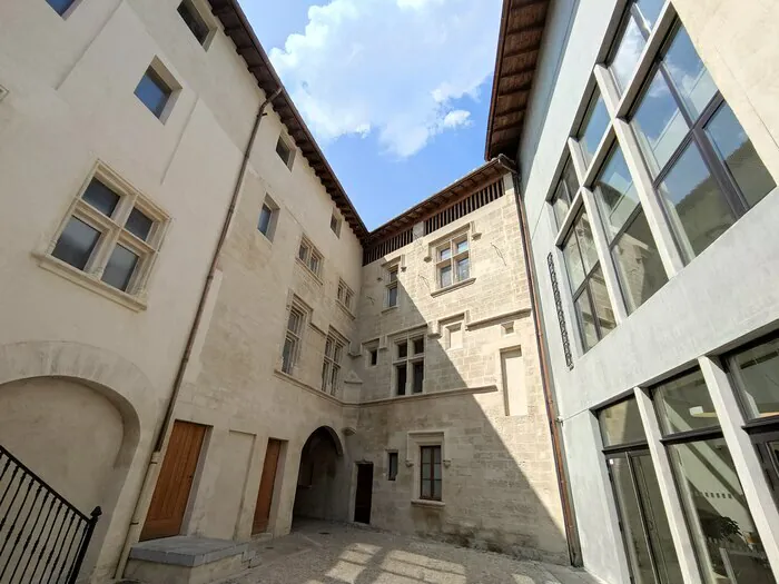 Visites commentées de la cour de l’hôtel de Brancas Cour de l'hôtel de Brancas L'Isle-sur-la-Sorgue