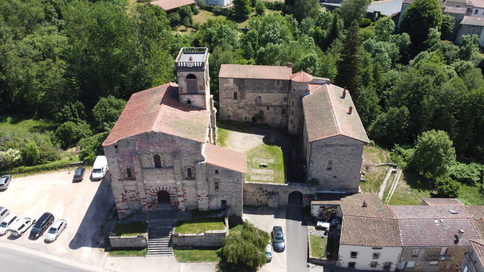 Circuit patrimoine " Le réseau casadéen " Eglise de Saint-Dier d'Auvergne Saint-Dier-d'Auvergne