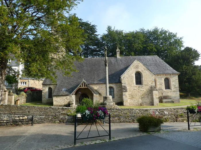 Visite de l'Église Saint-Guénolé Eglise Saint-Guénolé / Locquénolé Locquénolé