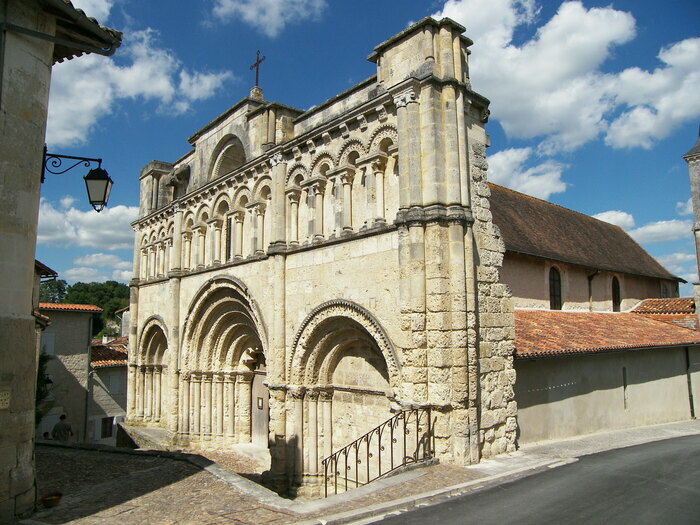 Découvrez une petite merveille de l'art roman ! Église Saint-Jacques Aubeterre-sur-Dronne