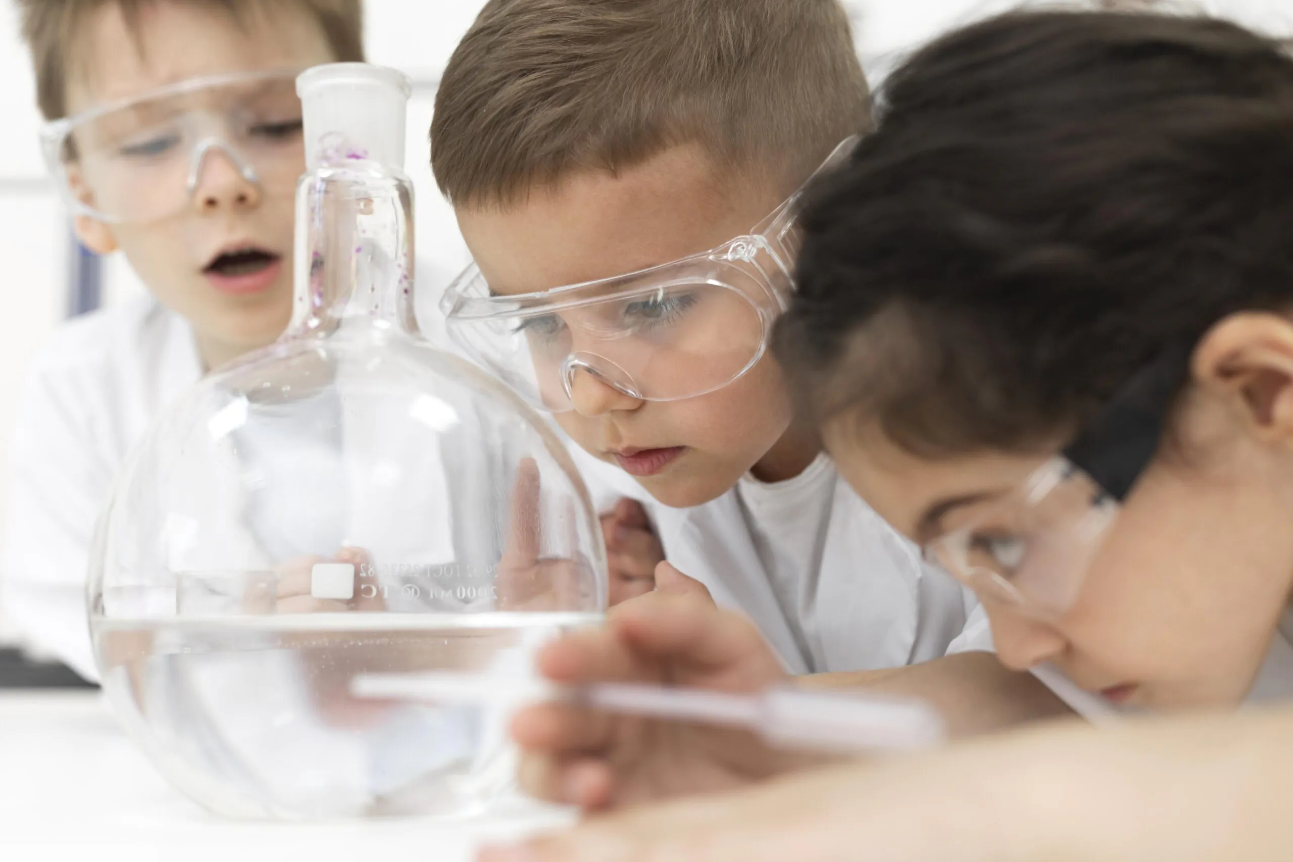 ATELIER D’EXPÉRIENCES SCIENTIFIQUES