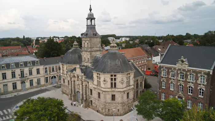 Visite de l'Échevinage Grand'place Saint-Amand-les-Eaux Saint-Amand-les-Eaux