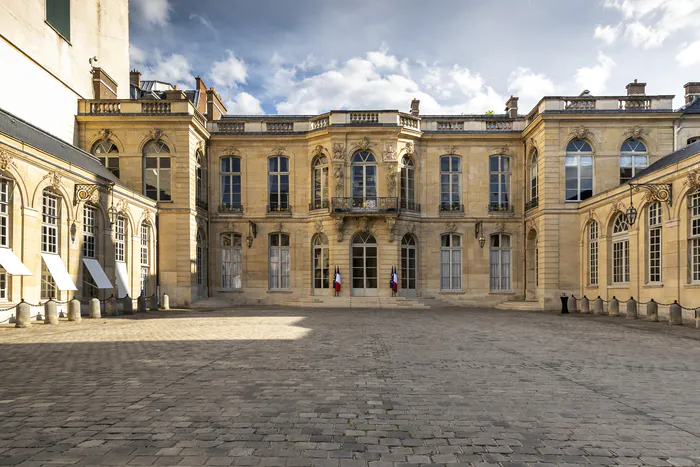 Visite de l'Hôtel de Matignon : la cour d'honneur