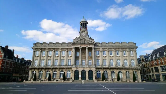 L'hôtel de ville Hôtel de ville de Cambrai Cambrai