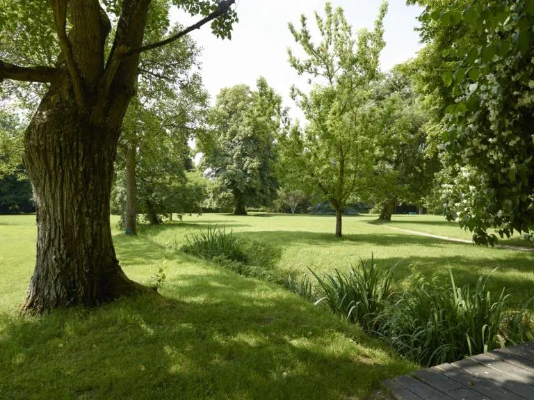 "Patrimoine et pilates" dans le parc Édouard-André à La Croix-en-Touraine