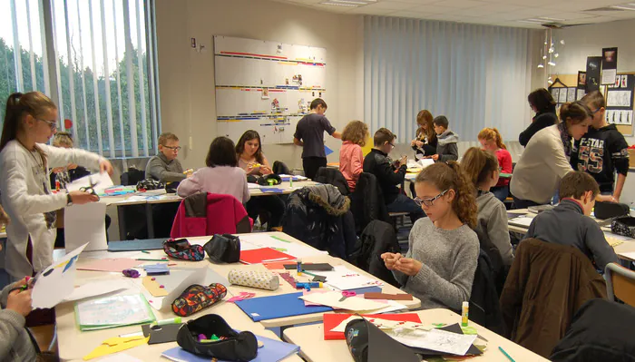 Atelier POP-UP "Nouvelle vie des bâtiments : Dessins et découpages en volume" Les Récollets Paris