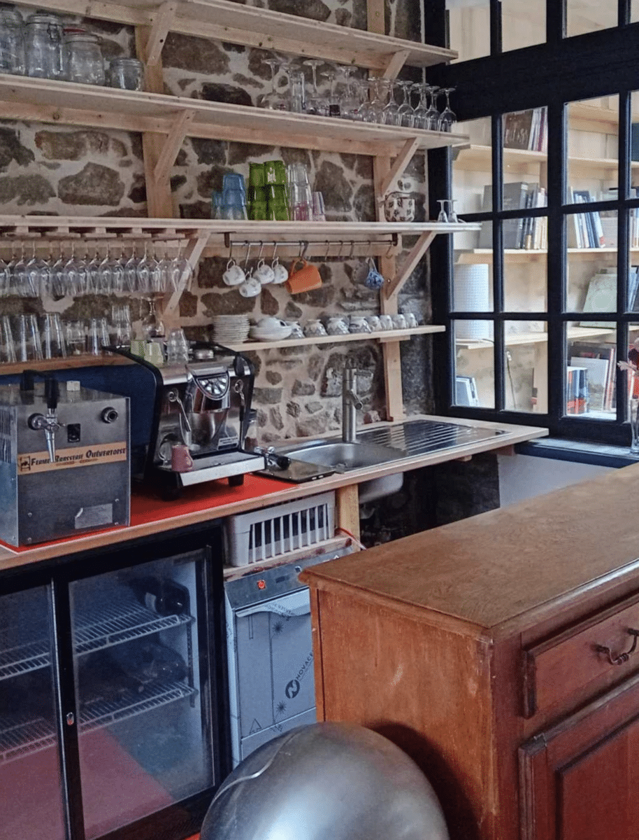 librairie au chien qui lit Pleudihen