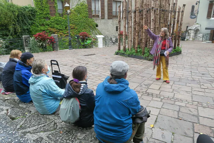 Balades contées et poétiques au fil du Thiou Maison de la poésie Annecy