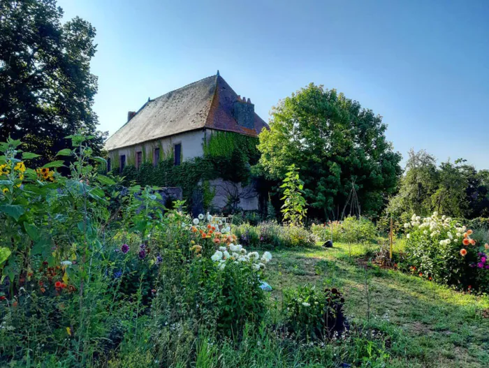 Visite guidée de l'ancien relais de poste et du studiolo de Droiturier Maison des écuyers Droiturier