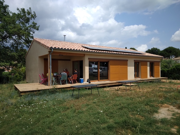 maison bioclimatique et passive maison écologique de haute performance énergétique Valbonne