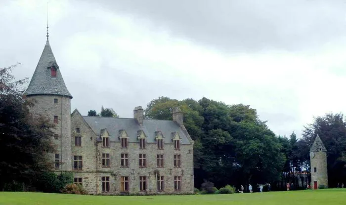 Visite guidée du château Manoir de la Chesnée Rauville-la-Bigot