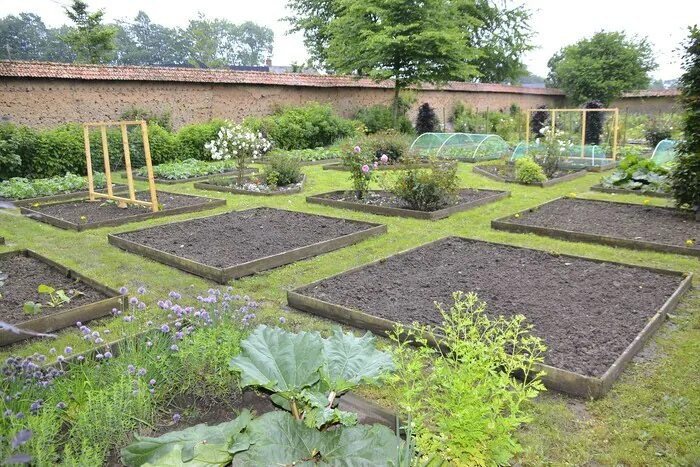 Visite guidée et animation dans le jardin clos du manoir du Fay Manoir du Fay Yvetot