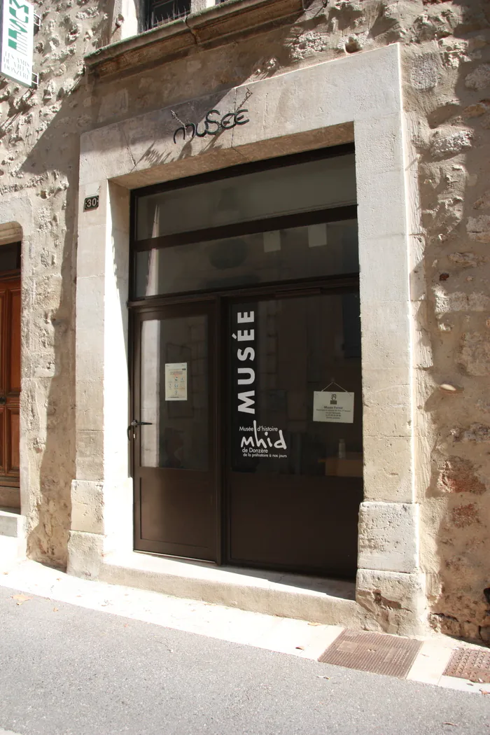 L'Histoire de Donzère - Musée de Donzère Musée des amis du vieux Donzère Donzère