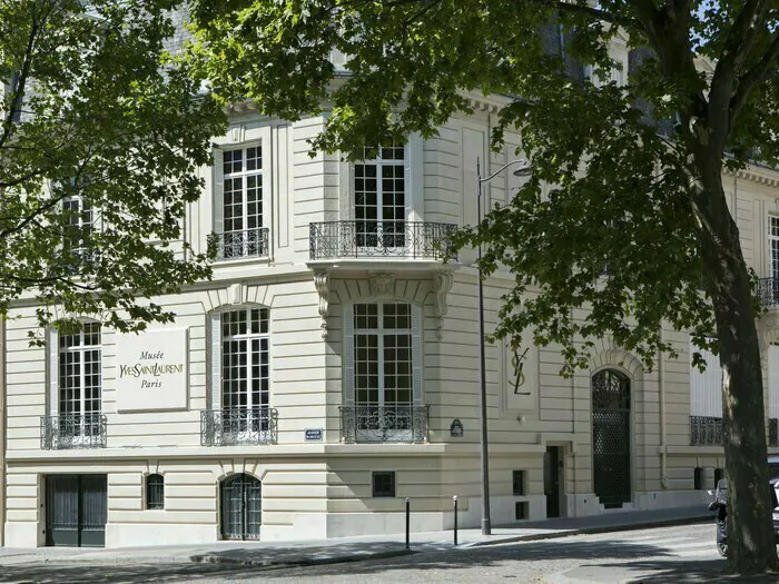 Promenade à la découverte du patrimoine mode - Musée Yves Saint Laurent Paris