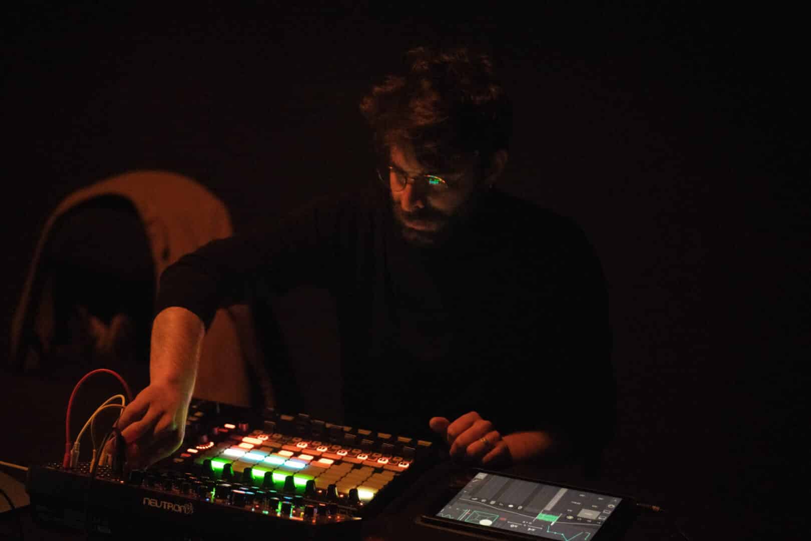 Pierre Huyghe performance musicale