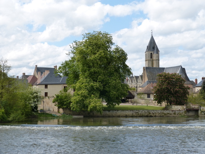 Visite guidée du centre bourg de Noyen-sur-Sarthe Place Georges Guiet Noyen-sur-Sarthe