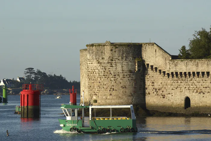 Du Passage-Lanriec au passage de La Corde. Bacs et passeurs en Bretagne du 17e à nos jours Pôle Culturel Concarneau