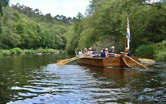 Faisons revivre le canal de Nantes à Brest en Côtes d'Armor Port de Gouarec Bon Repos sur Blavet