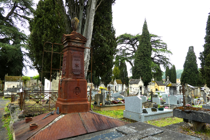 « Entretenons le souvenir » : désherbage des monuments funéraires Porte Saint-Michel du Cimetière Cahors