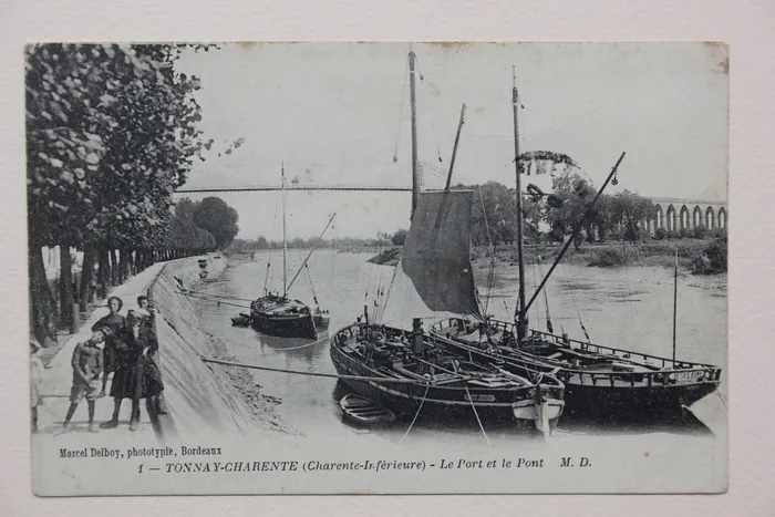 Découvrez l'histoire du port de Tonnay-Charente Quais de Tonnay-Charente Tonnay-Charente