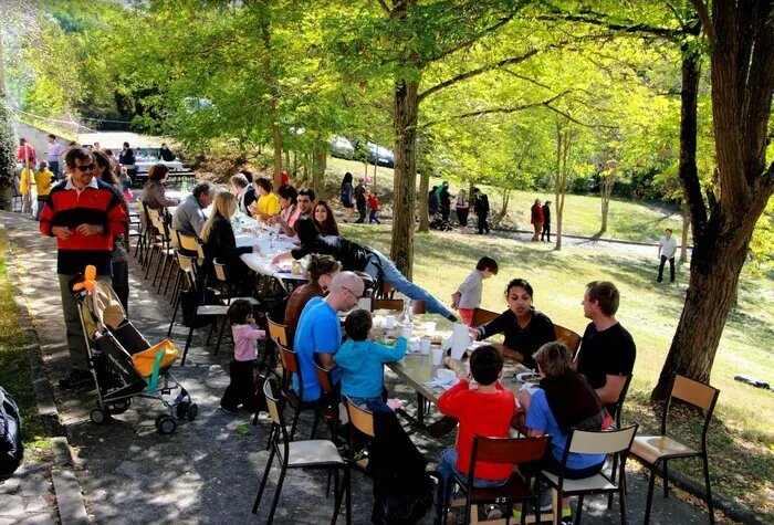 Fête du Miel et des Abeilles le dimanche 6 octobre 2024 Rucher école de Toulouse Toulouse