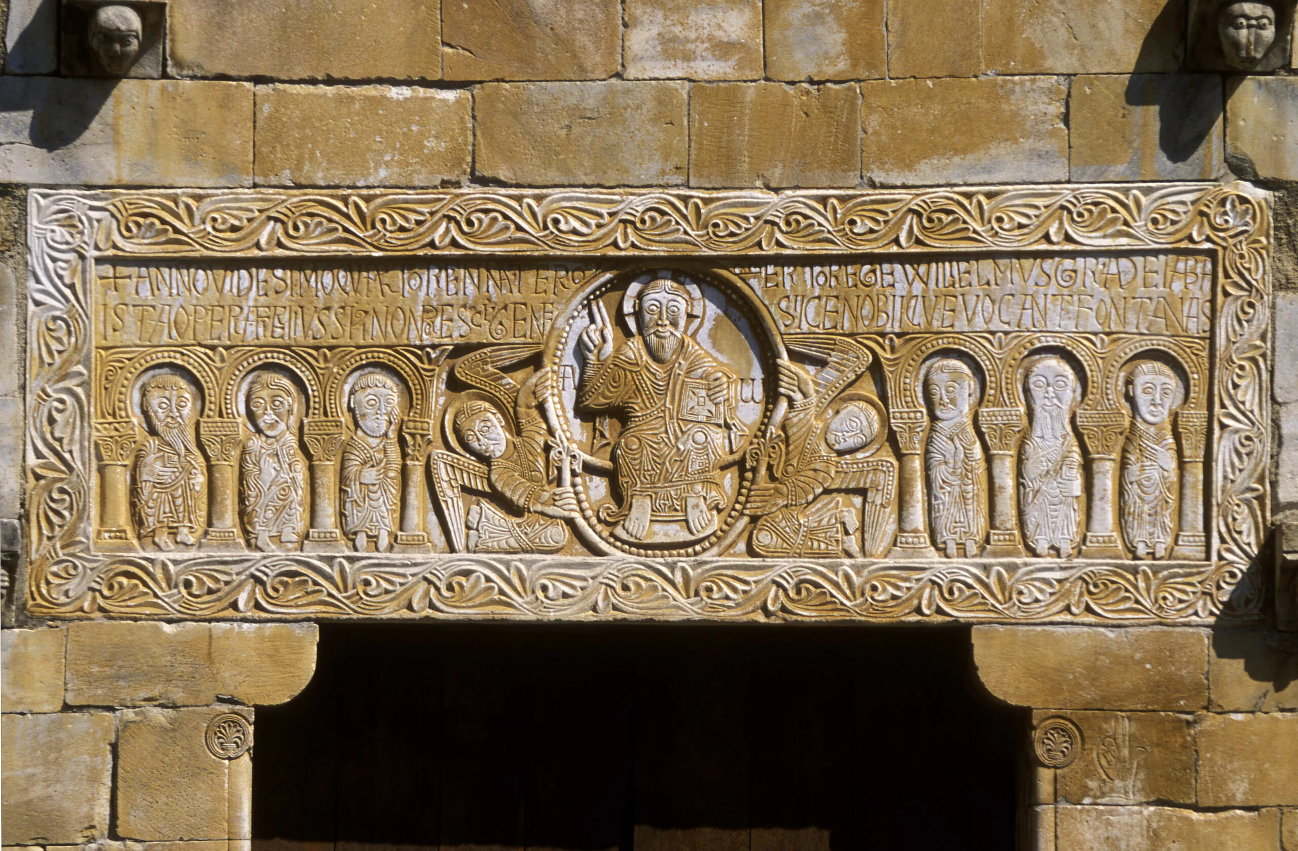 VISITE DU CLOÎTRE ET DE L'EGLISE SAINT-GENIS-DES-FONTAINES