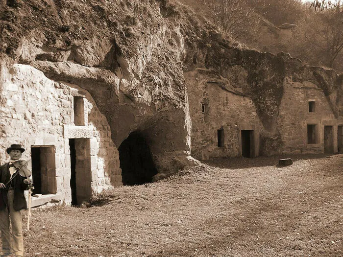 visite guidée du site troglodytique Site troglodytique Châteauneuf-sur-Isère