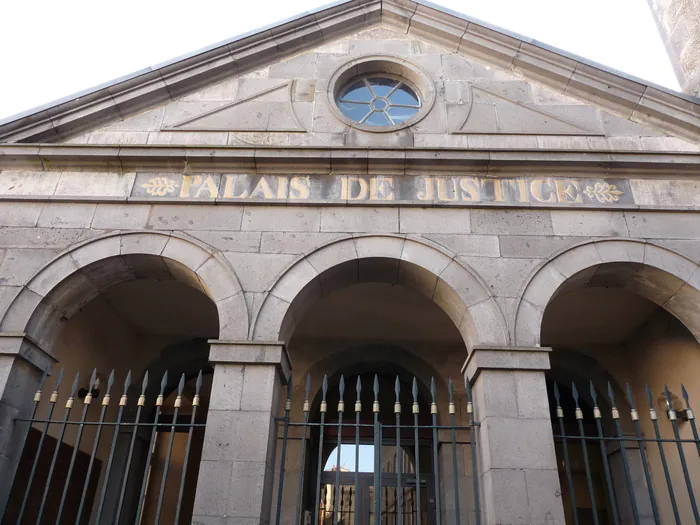 L’aventure d’un tribunal et d’une prison avant et après La Révolution. Tribunal de Mauriac Mauriac