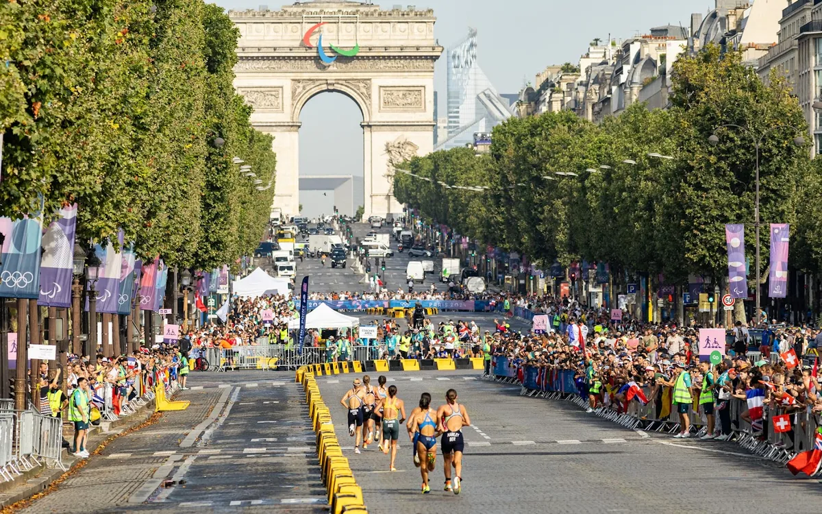 10 km des Champs-Elysées Avenue George V