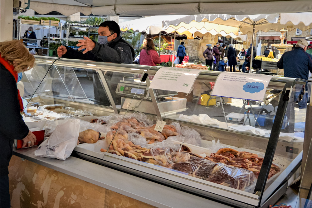 Marchés traditionnels primés au gras et aux truffes