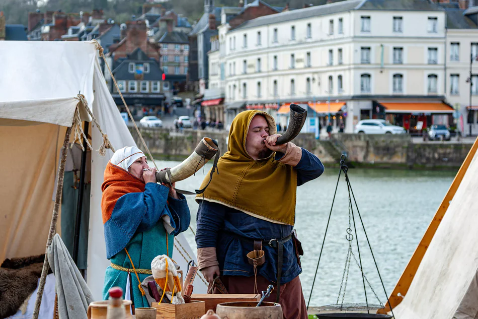 Campement normand du Xe siècle à la Mora Les Compagnons pour Hasting