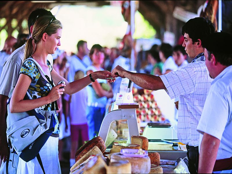 Marché merkatia (date sous réserve)