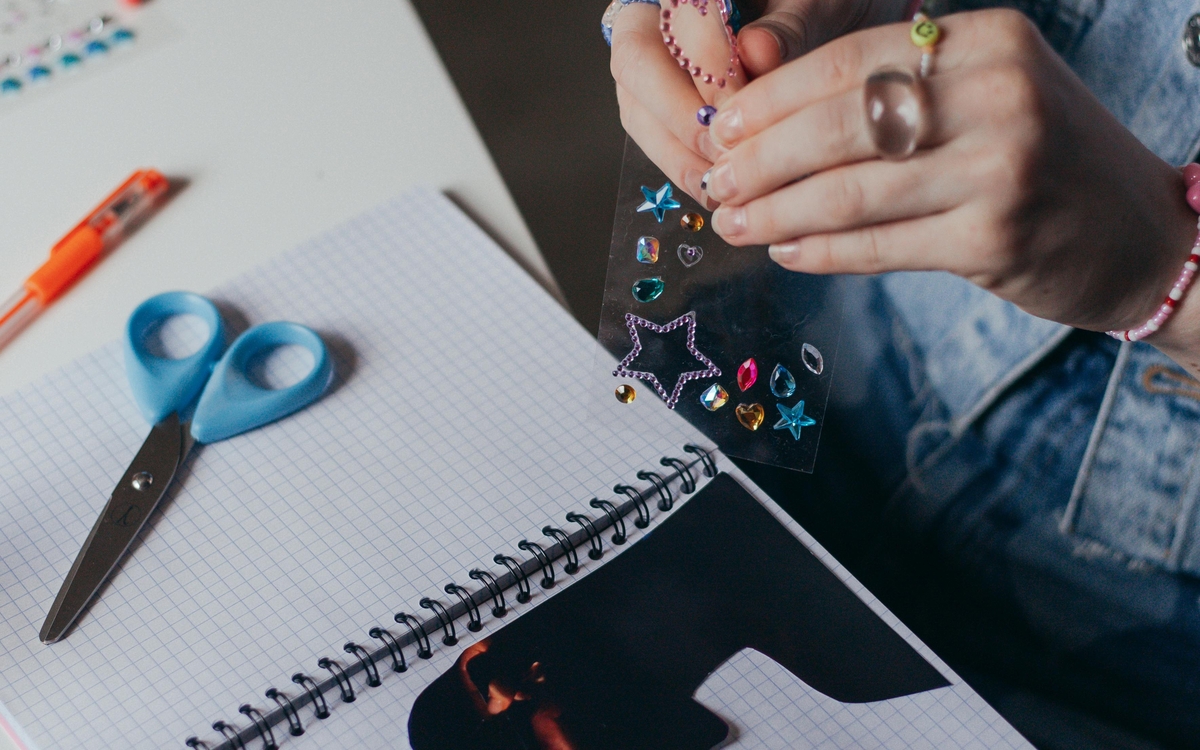 Atelier : création de personnage en collage LA CADETTE Paris