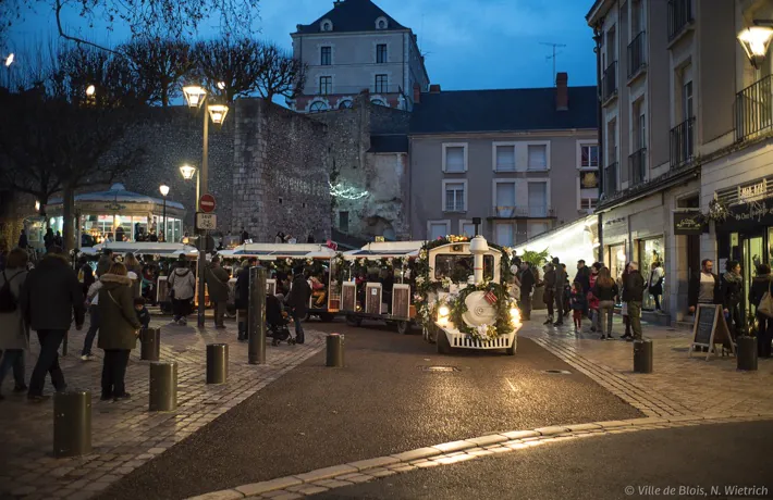 Noël à Blois Petit train en centre-ville