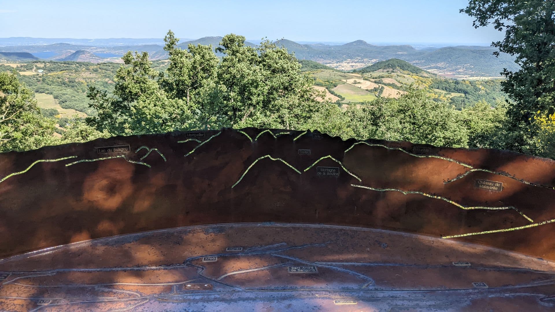 RANDONNÉE DU SENTIER DES DEUX LACS GR® DE PAYS ENTRE DEUX LACS AVÈNE SALAGOU Ceilhes-et-Rocozels Occitanie RANDONNÉE DU SENTIER DES DEUX LACS GR® DE PAYS ENTRE DEUX LACS AVÈNE SALAGOU Ceilhes-et-Rocozels Occitanie