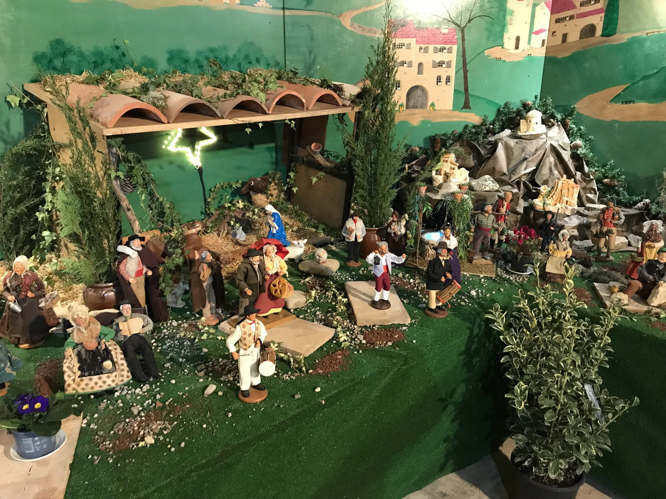 CRÈCHE À LA CHAPELLE NOTRE DAME DU PEYROU