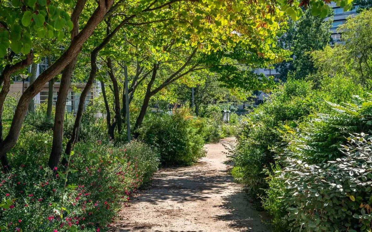 Du jardin Villemin à la médiathèque Françoise Sagan Jardin Villemin Paris